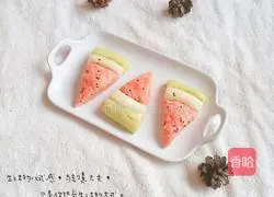 Illustration of how to make watermelon steamed buns 11