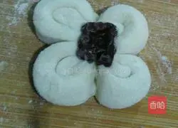 Illustration of how to make flower steamed buns 8