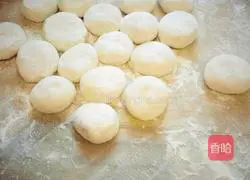 Illustration of how to make sauced pork buns 5