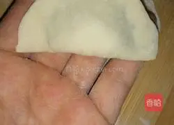 Illustration of how to make shepherd's purse and ingot dumplings 12