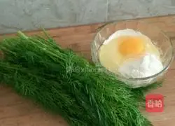 Illustration of how to make fennel egg pancake 1
