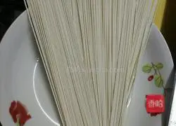 Illustration of how to make noodles 1