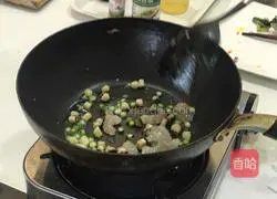 Fujian seafood fried rice recipe illustration 8