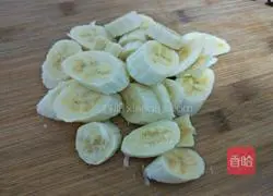 Illustration of how to make banana waffles 2