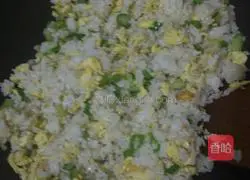 Cucumber and Egg Fried Rice Recipe Illustration 7