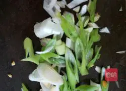 Illustration of how to make colorful egg fried rice 2