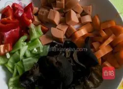 Illustration of how to make fish-flavored fried rice 2