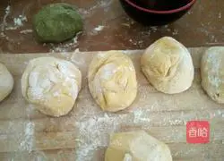 Illustration of how to make pumpkin steamed buns 6