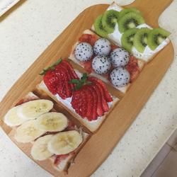 Open fruit sandwich