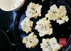 Illustration of how to make potato cakes 8