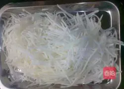 Illustration of how to make dumplings stuffed with white radish 2