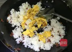 Cantonese Sausage and Egg Fried Rice Recipe Illustration 7