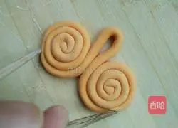 Illustration of how to make carrot and butterfly steamed buns 6