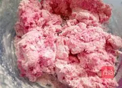 Illustration of how to make colorful wontons 5