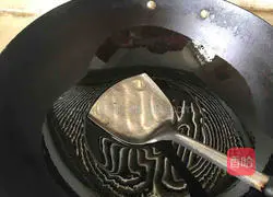 Illustration of how to make fried rice with pickled vegetables and stupid eggs 2