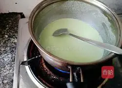 Illustration of making homemade cucumber flavored glutinous rice balls 3