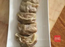 Illustration of how to make a pocket of meat dumplings 5
