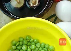 Carrot, Mushroom and Egg Fried Rice Recipe Illustration 1