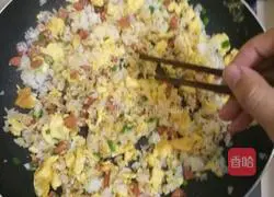 Illustration of how to make egg fried rice 4