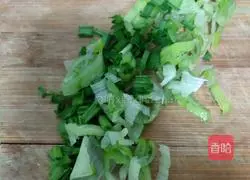 Illustration of how to make egg, sausage and egg fried rice 3