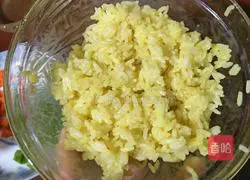 Illustration of how to make gold-wrapped and silver-fried rice 6