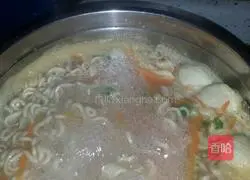 Illustration of how to cook noodles with meatballs 4