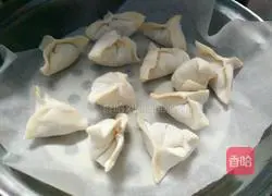 Illustration of how to make mushroom and pork dumplings 10