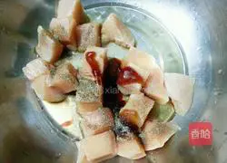 Illustration of how to make grilled chicken skewers with electric pan 3