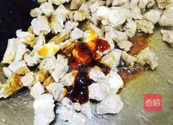 Illustration of how to make mutton braised rice 6