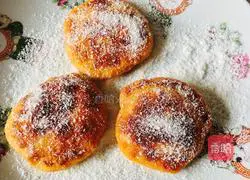 Illustration of how to make crispy persimmon cake 5