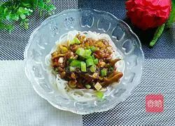 Illustration of how to make mustard noodles 9