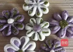 Illustration of how to make sunflower colorful steamed buns 10