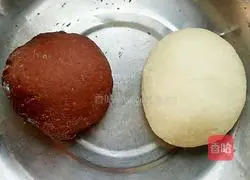 Illustration of how to make Minion Steamed Buns 6