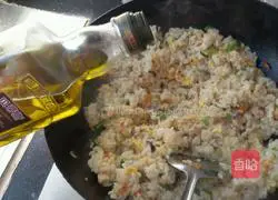 Baby's Egg Fried Rice Recipe Illustration 8