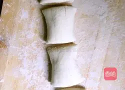 Illustration of how to make gold and silver dumplings 8