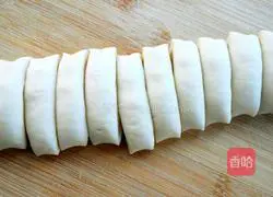 Rose Illustration of how to make flower steamed buns 8