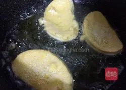 Illustration of how to make fried steamed bun slices 7