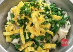 Illustration of how to make noodles with beans and eggs 7