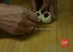 Illustration of how to make rolled steamed buns 5