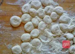 Illustration of how to make apigenin dumplings 12