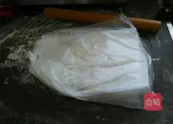 Illustration of how to make scallion pancakes with oil residue 17