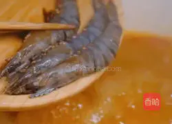 Illustration of the family version of Tom Yum Beef Noodles 6