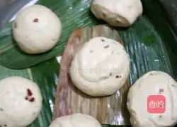 Illustration of how to make corn and red date steamed buns 7