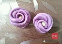 Illustration of how to make flower steamed buns 17