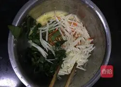 Illustration of how to make vegetable pancakes 7