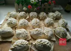 Illustration of how to make steamed buns with shredded radish and sea rice 8