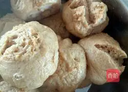 Illustration of how to make flowering brown sugar steamed buns 8