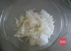 Illustration of how to make winter melon and shrimp dumplings 2