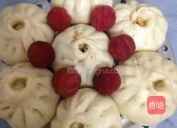 Chives, meat and mushrooms Illustration of how to make steamed buns 12