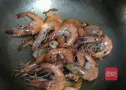 Illustration of how to make shrimp noodles 8